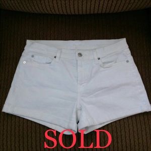 NWOT 7 For All Mankind White Cuffed Shorts